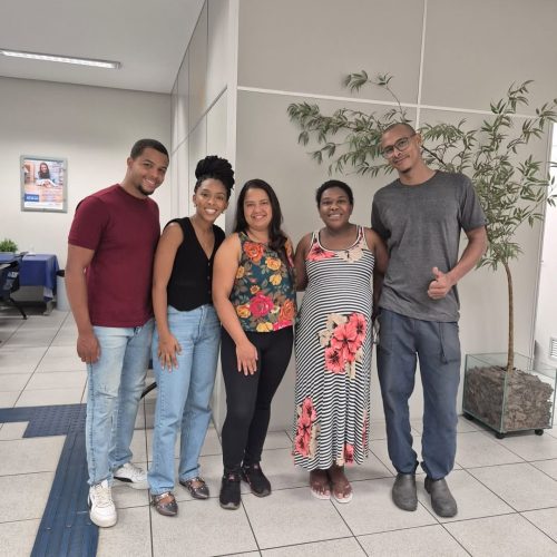 Hoje foi dia de assinatura de contrato e de realizar mais um sonho- o da Dallila! 🏡💛Que essa n