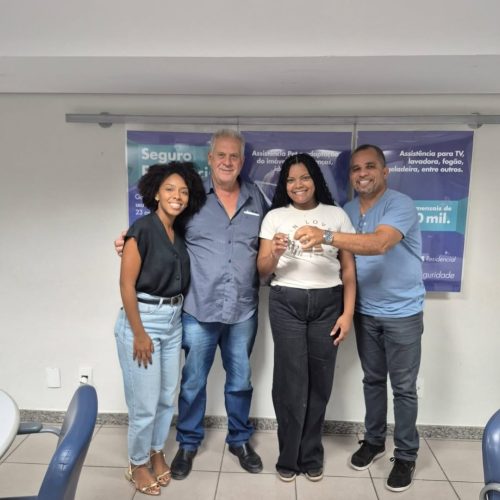 Quem é vai entrar a ano novo com casa nova!! Quem E ela !! @jessicaalvees10 !!Celebramos sua